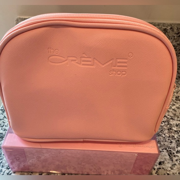 The Creme Shop Best Essentials Makeup Brush Complete Travel Set w Pink Pouch - Picture 3 of 7